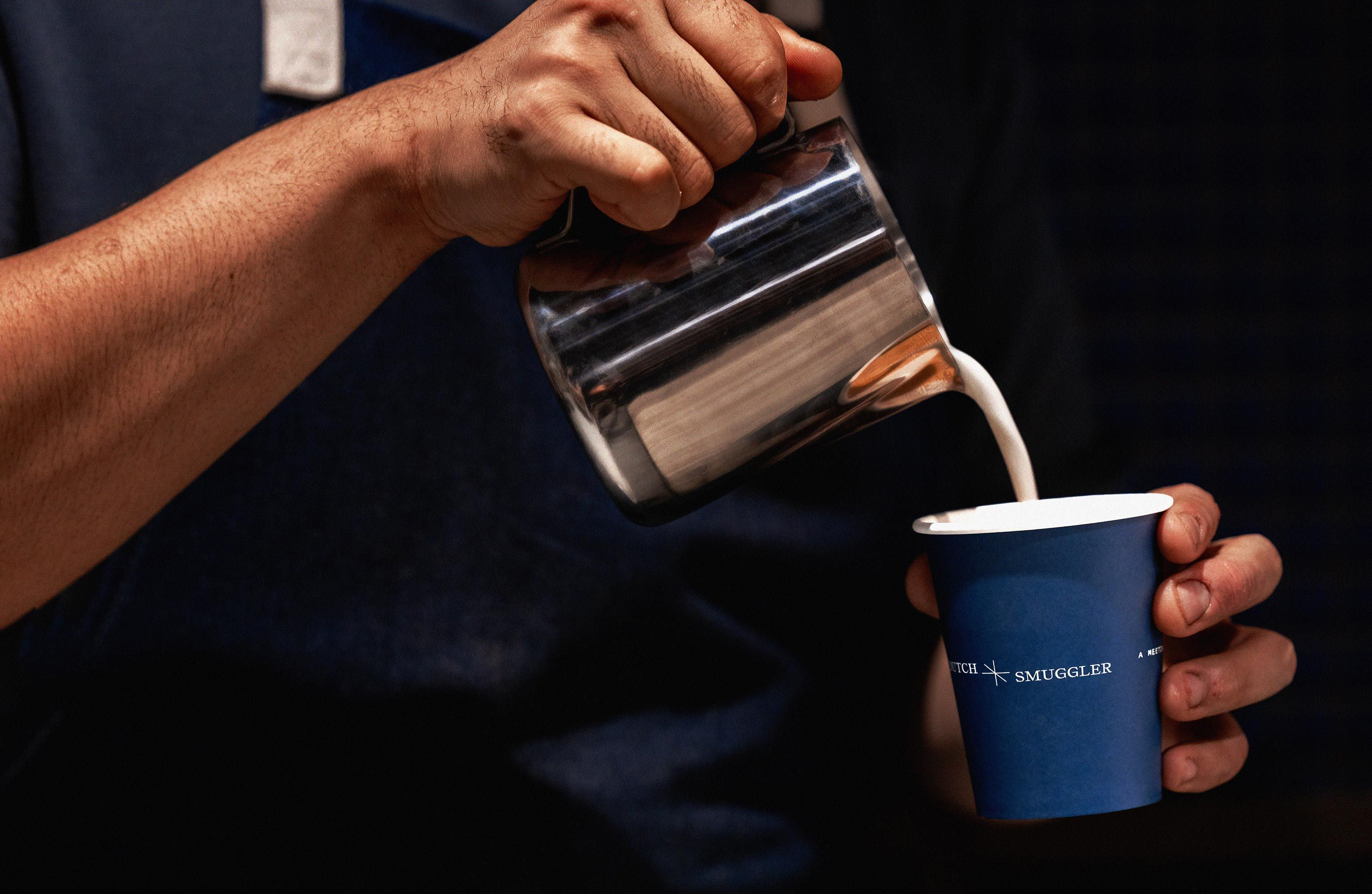 Akme Dutch Smuggler Coffee Pour